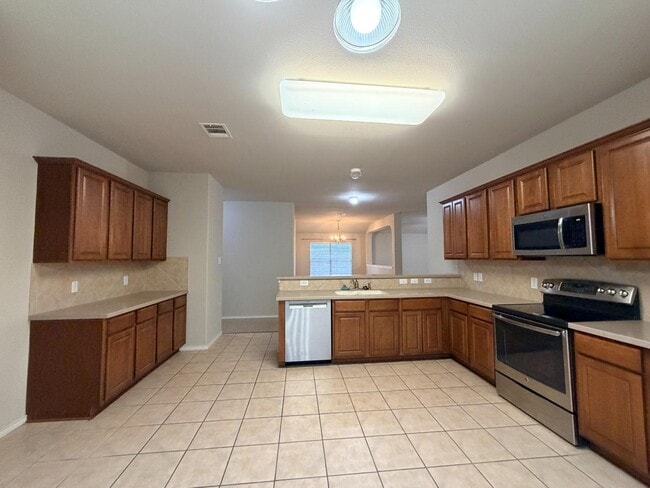 Building Photo - 714 Point Sunset