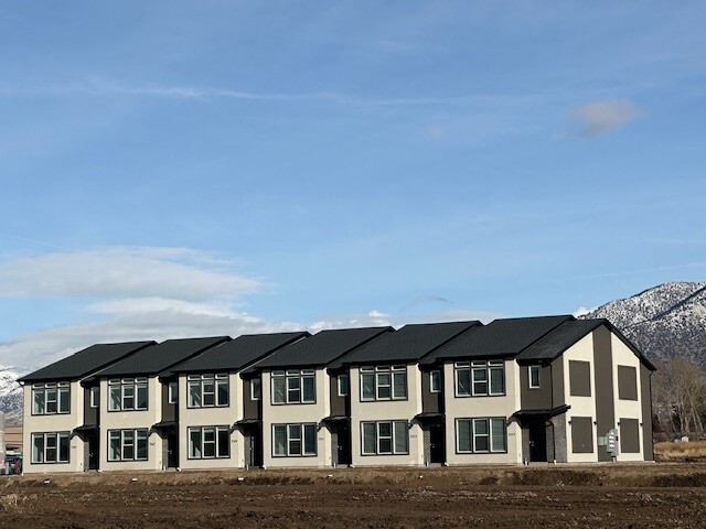 Building Photo - Nibley Townhomes