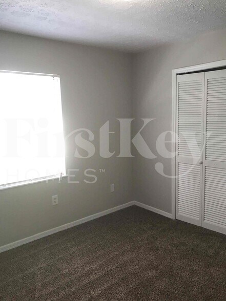 Building Photo - 4804 Oriole Dr