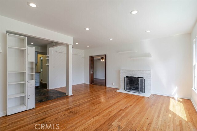 Building Photo - 13057 Gladstone Ave