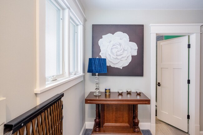 Building Photo - 10 N Pistakee Lake Rd