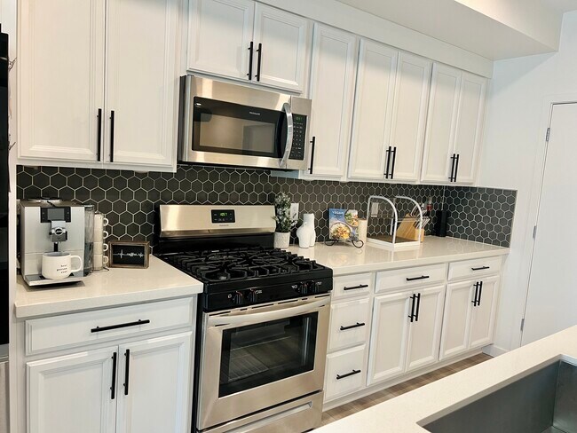 Building Photo - 2431 Cleat Ln