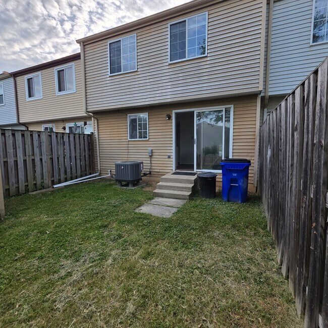 Building Photo - 1758 Springfield Ln