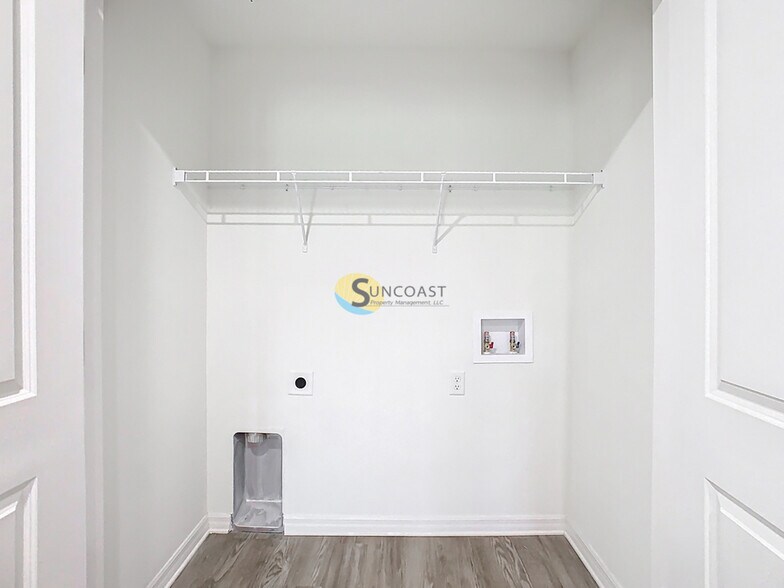 Building Photo - 3821 SW 43rd Ct