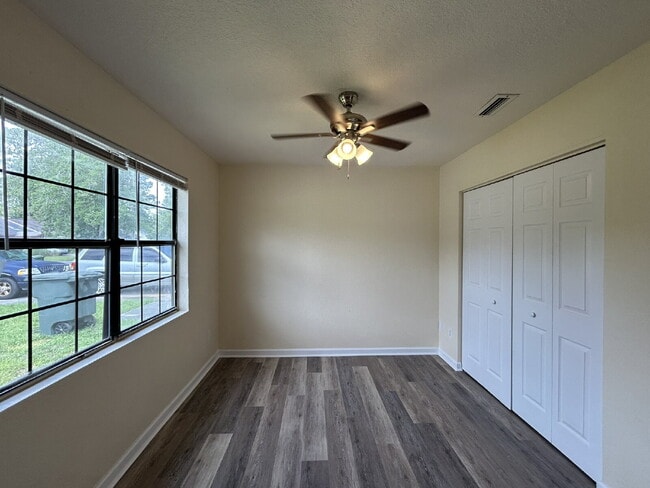 Building Photo - Apartment For Rent