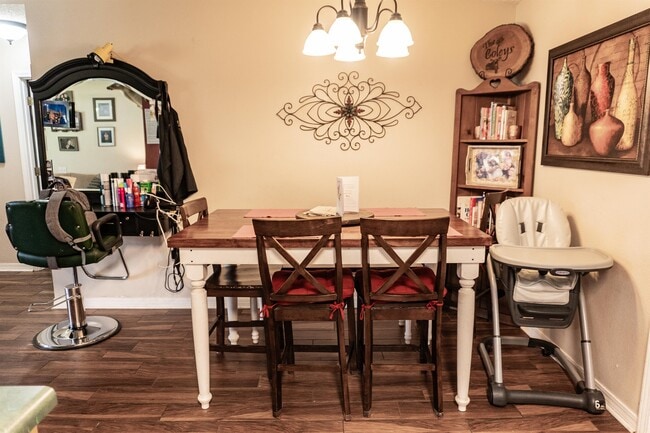 Building Photo - 309 Adams Dr