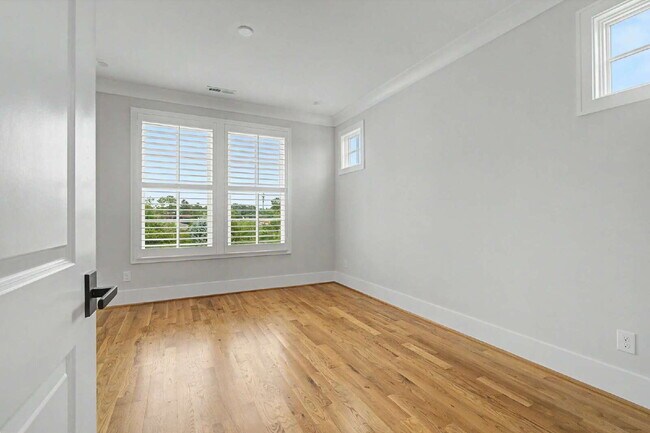 Building Photo - Townhome with Elevator at Park Station in Cary
