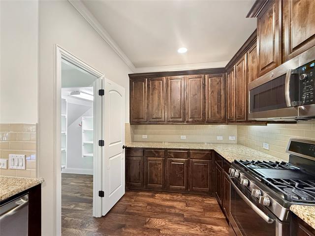 Building Photo - 1225 Pebblebrook Dr