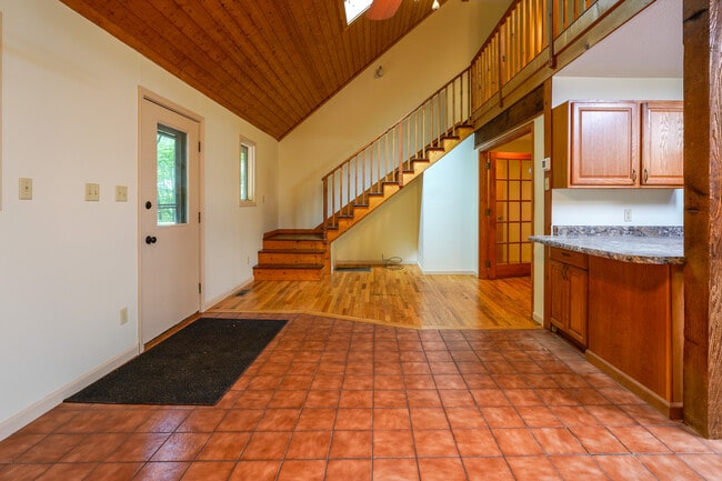 Building Photo - 480 Wingfield Way