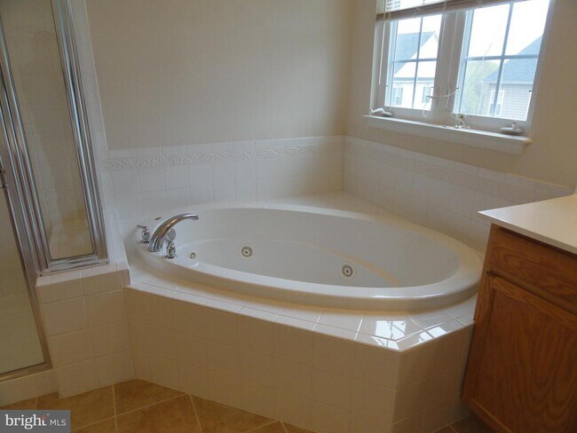 Building Photo - 2711 Lucas Run Way