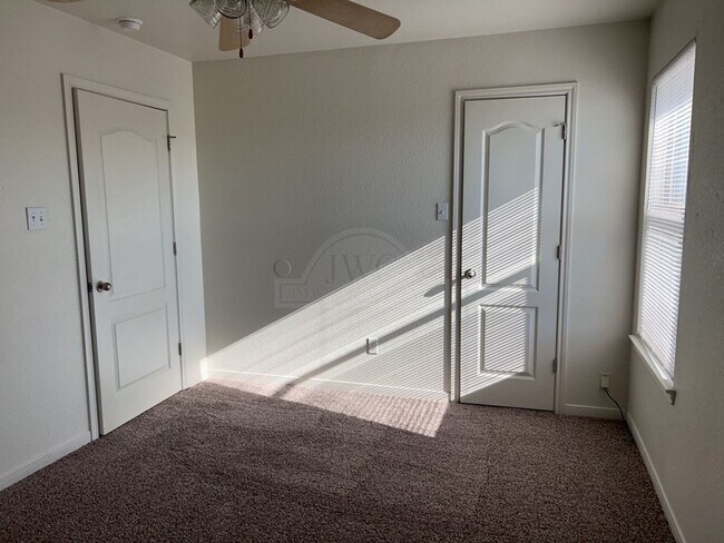 Building Photo - 2814 Windmill Ct