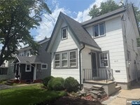 Building Photo - 517 Maple Ave