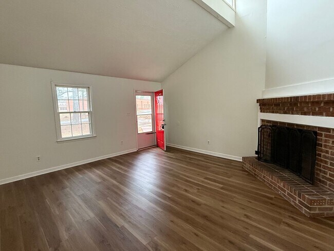 Building Photo - Fowler Drive