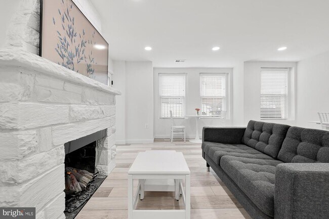 Building Photo - 1821 19th St NW