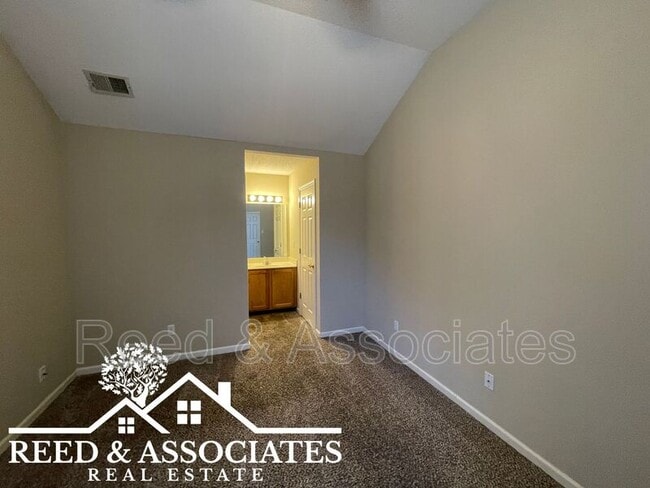 Building Photo - 6823 Meadow Chase Ln