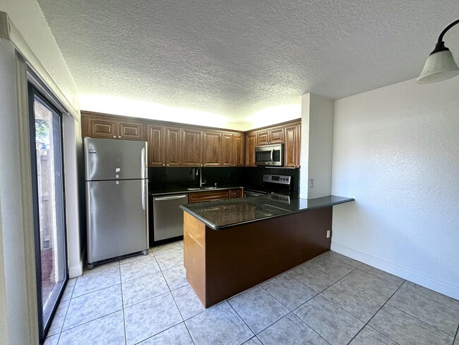 Building Photo - 354 Lake Arbor Dr