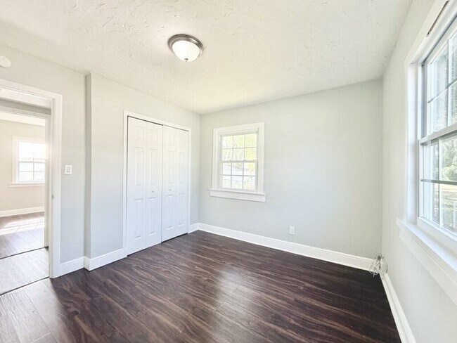 Building Photo - 5506 Staley Dr