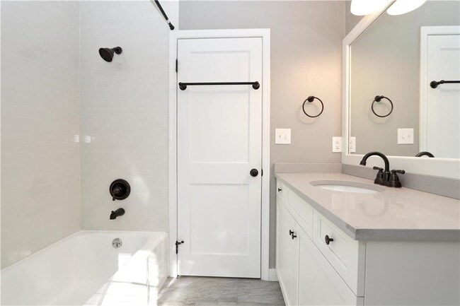 Building Photo - 4355 Old Bethlehem Pike