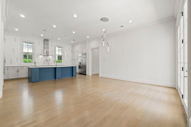 Building Photo - 58 E Bay Blvd