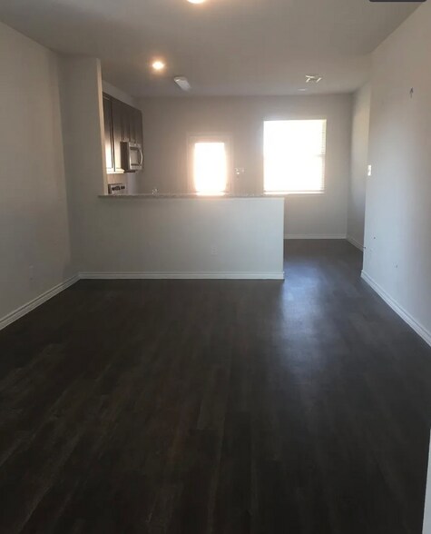 Building Photo - 3103 Quail St