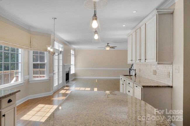 Building Photo - 1202 Coachman Dr