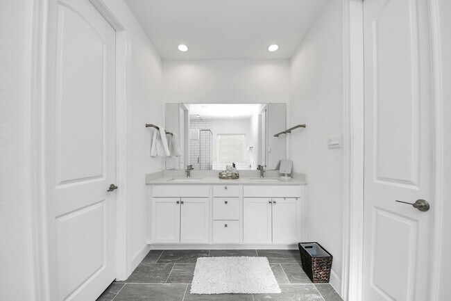 Building Photo - 21130 Almaco Dr