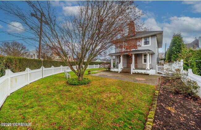 Building Photo - 146 N Bath Ave