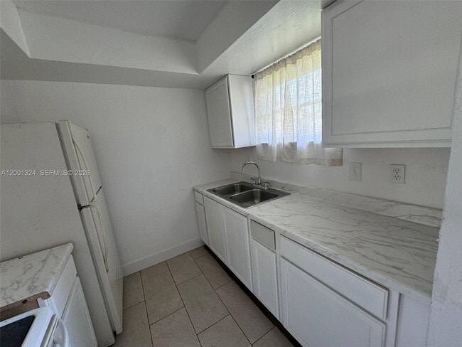 Building Photo - 5535 Tenth Ave