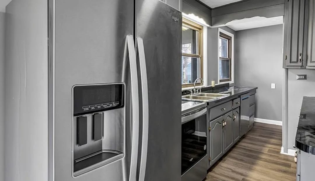 Building Photo - 204 Grove Ave