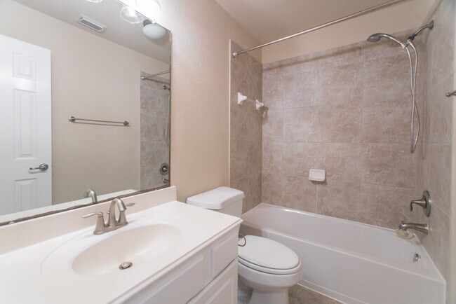 Building Photo - 139 S Rocky Point Cir