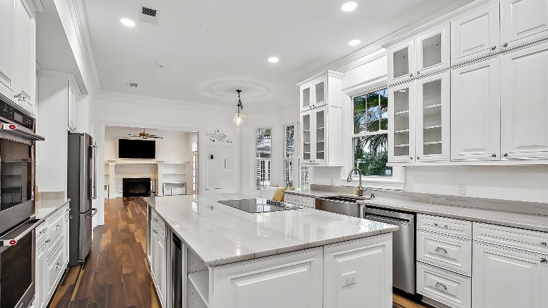 Building Photo - 126 Rue De La Paix