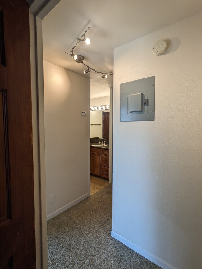 Building Photo - 4600 E Asbury Cir