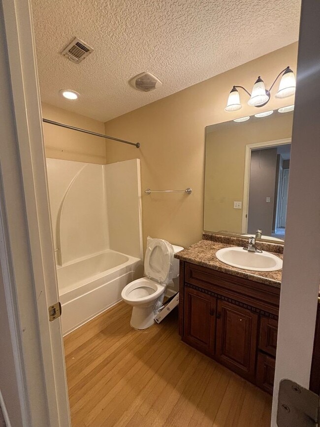 Building Photo - **MANAGERS SPECIAL 250 OFF FIRST MONTH REN...