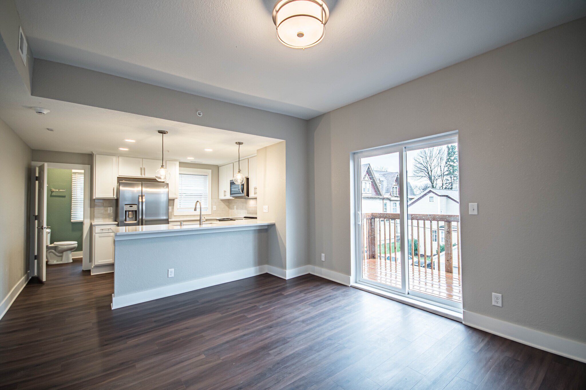 Building Photo - 1659 N Van Buren St