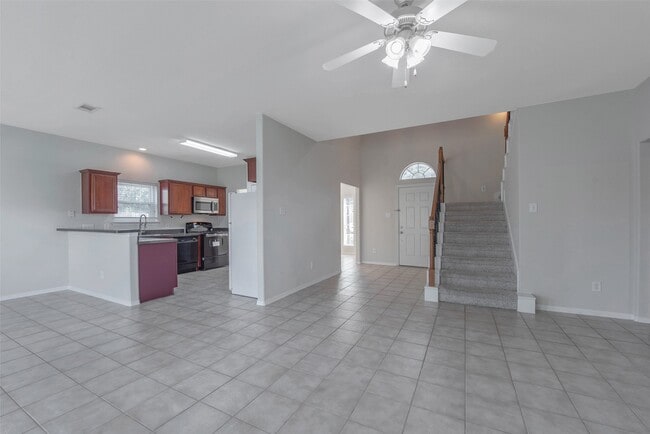 Building Photo - 131 Sunset Falls Dr