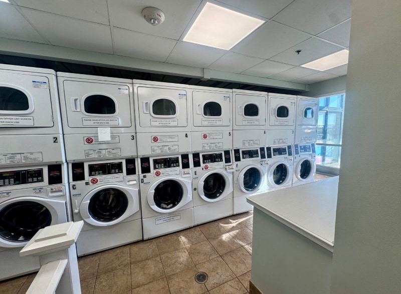 Building Photo - 77 Adams St