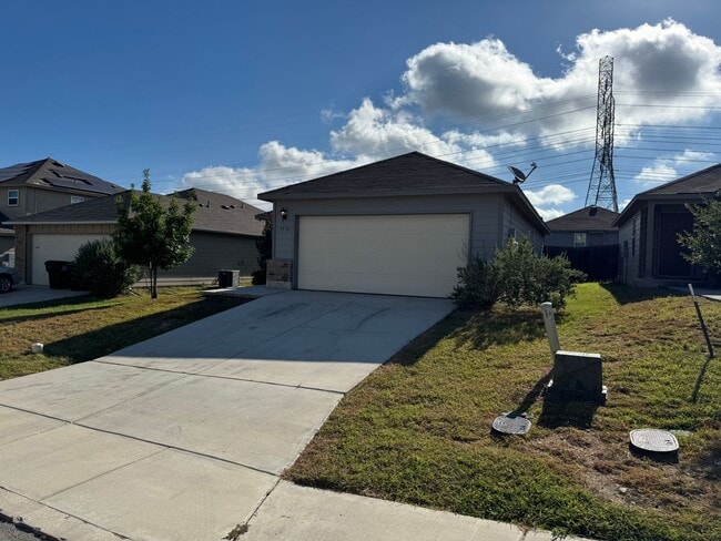 Building Photo - CUTE ONE STORY HOME FEATURING 3 BEDROOMS /...