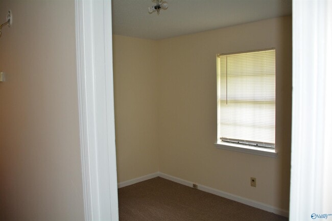 Building Photo - 6231 Maywick Dr NW