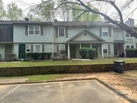 Building Photo - 3912 Briarhill Dr