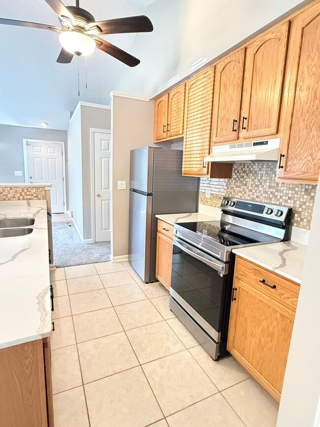 Building Photo - 2401 Mona Vista Ct