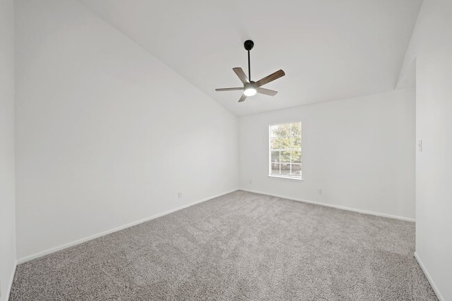 Building Photo - 7949 Ellinger Ln