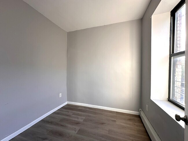 Building Photo - 286 MARTIN LUTHER KING JR Dr