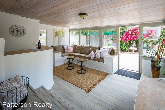 Building Photo - 166 Pier Ave