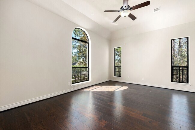 Building Photo - 32 Evangeline Blvd