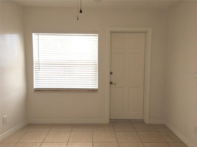 Building Photo - 451 Hickory St