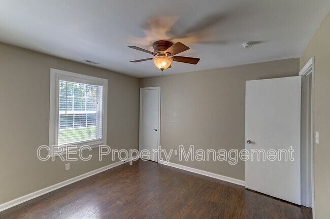 Building Photo - 2401 Eagle Dr