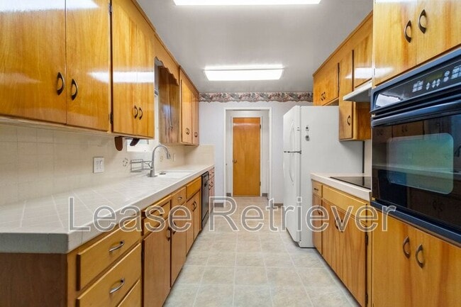 Building Photo - 1265 Slayton Dr