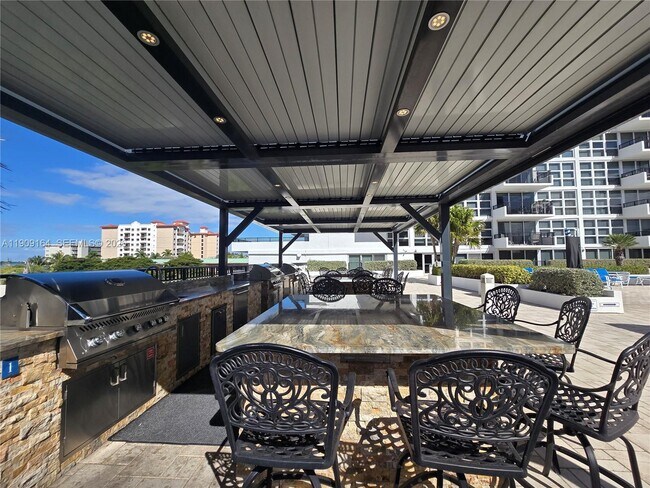 Building Photo - 531 N Ocean Blvd