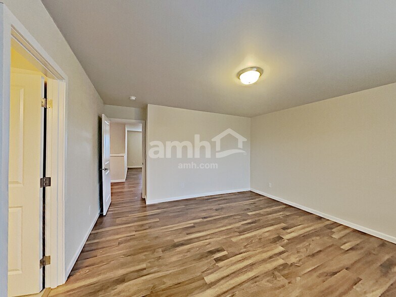 Building Photo - 13831 66th Ave E