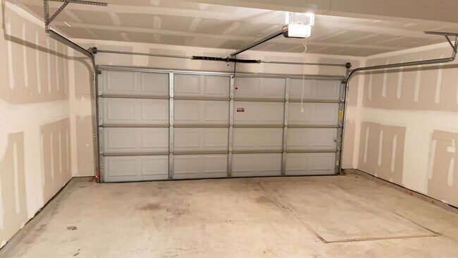 Building Photo - 11612 NW 95th St